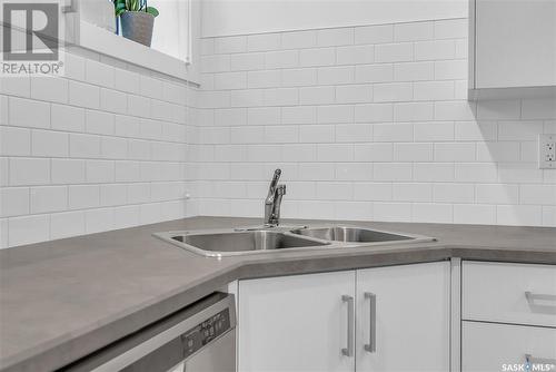 721 I Avenue S, Saskatoon, SK - Indoor Photo Showing Kitchen With Double Sink