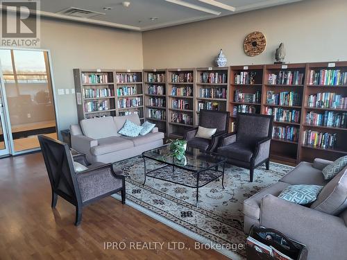 603 - 9 George Street N, Brampton, ON - Indoor Photo Showing Living Room