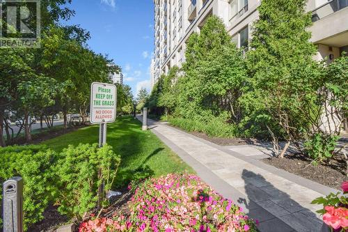 114 - 50 Disera Drive, Vaughan, ON - Outdoor