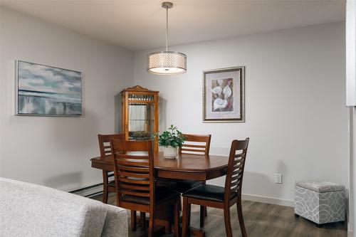 103-489 Highway 33 Highway, Kelowna, BC - Indoor Photo Showing Dining Room