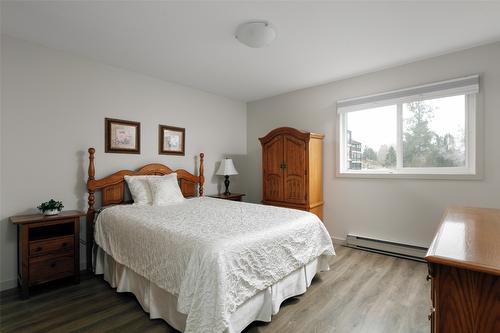 103-489 Highway 33 Highway, Kelowna, BC - Indoor Photo Showing Bedroom