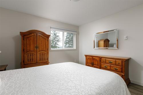 103-489 Highway 33 Highway, Kelowna, BC - Indoor Photo Showing Bedroom