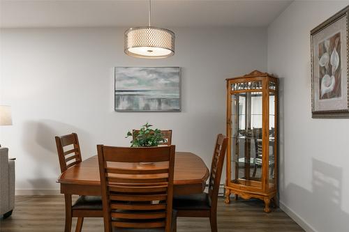 103-489 Highway 33 Highway, Kelowna, BC - Indoor Photo Showing Dining Room