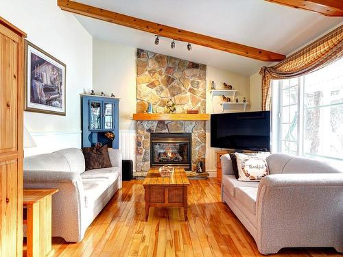 Salon - 3373 Rue Donald, Laval (Fabreville), QC - Indoor Photo Showing Living Room With Fireplace