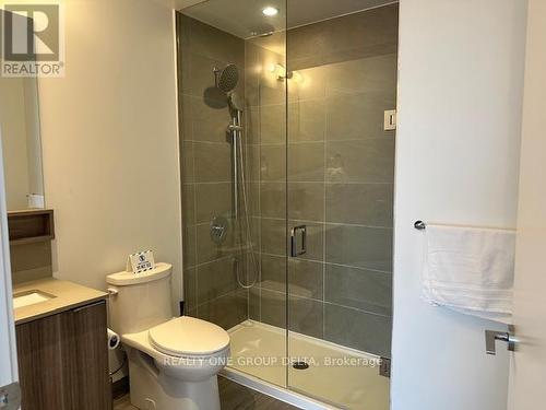 4002 - 898 Portage Parkway, Vaughan, ON - Indoor Photo Showing Bathroom