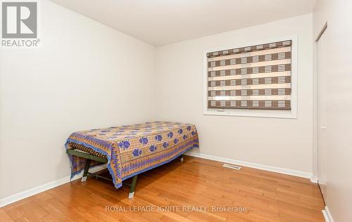 7208 Hermitage Road, Mississauga, ON - Indoor Photo Showing Bedroom