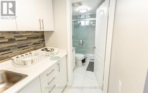 7208 Hermitage Road, Mississauga, ON - Indoor Photo Showing Bathroom