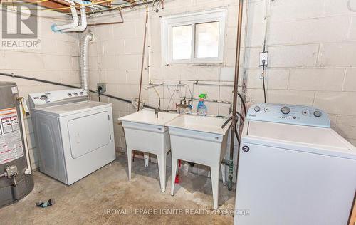 7208 Hermitage Road, Mississauga, ON - Indoor Photo Showing Laundry Room