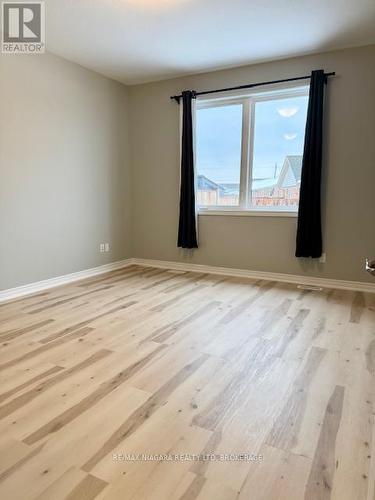 39 Ellis Avenue, St. Catharines (456 - Oakdale), ON - Indoor Photo Showing Other Room