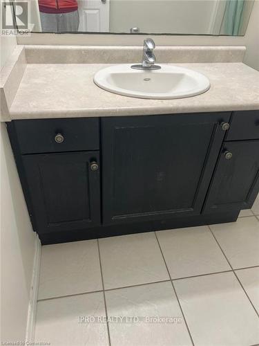 140 Windflower Drive, Kitchener, ON -  Photo Showing Bathroom