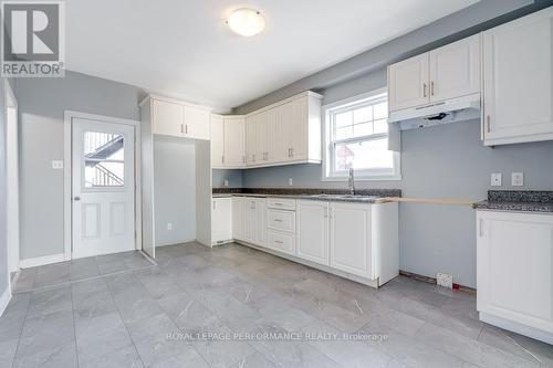 213 Cumberland Street, Cornwall, ON - Indoor Photo Showing Kitchen