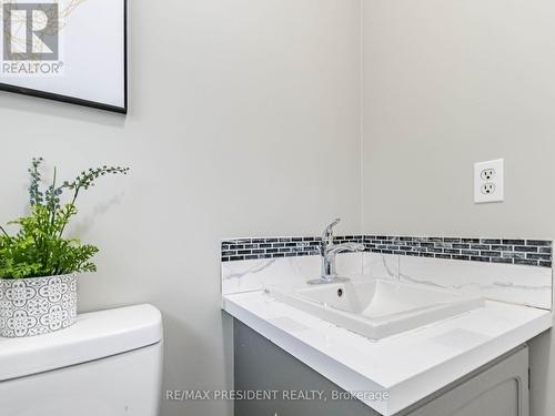 197 Blair Road, Cambridge, ON -  Photo Showing Bathroom