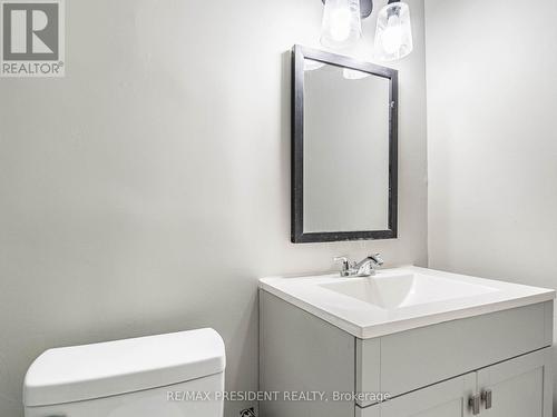 197 Blair Road, Cambridge, ON - Indoor Photo Showing Bathroom