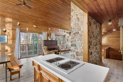 0 210 Highway, Ste Anne, MB - Indoor Photo Showing Kitchen