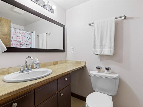 412-30 Cavan St, Nanaimo, BC - Indoor Photo Showing Bathroom