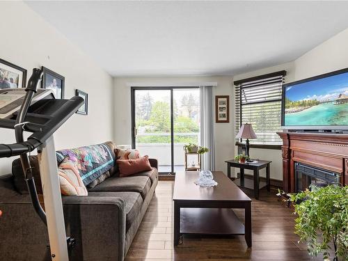 412-30 Cavan St, Nanaimo, BC - Indoor Photo Showing Living Room