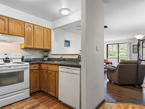 412-30 Cavan St, Nanaimo, BC - Indoor Photo Showing Kitchen