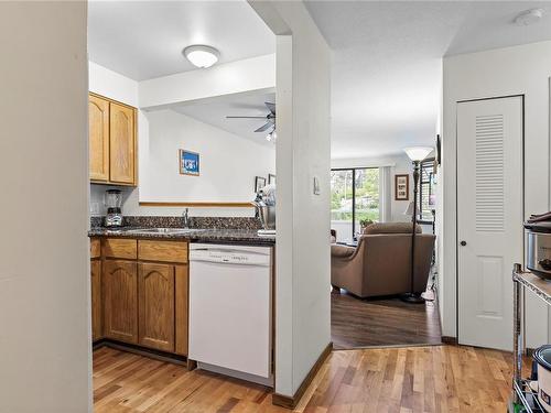 412-30 Cavan St, Nanaimo, BC - Indoor Photo Showing Kitchen