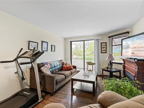 412-30 Cavan St, Nanaimo, BC - Indoor Photo Showing Living Room