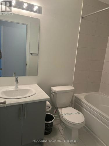 4 - 3560 Colonial Drive, Mississauga, ON - Indoor Photo Showing Bathroom