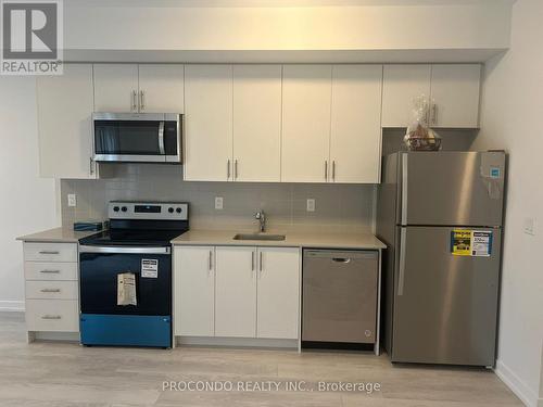 4 - 3560 Colonial Drive, Mississauga, ON - Indoor Photo Showing Kitchen