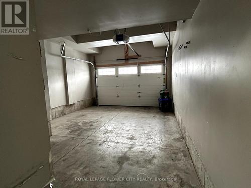 956 Bianca Court, Kitchener, ON - Indoor Photo Showing Garage