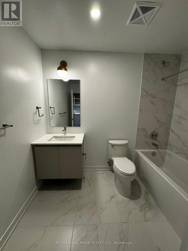 Lph27 - 395 Dundas Street, Oakville, ON - Indoor Photo Showing Bathroom