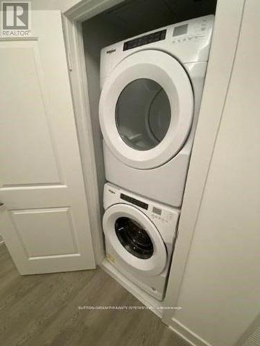 807 - 11 Lillian Street, Toronto, ON - Indoor Photo Showing Laundry Room