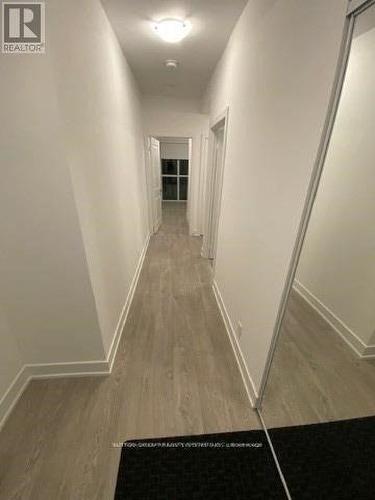 807 - 11 Lillian Street, Toronto, ON - Indoor Photo Showing Other Room