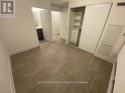 807 - 11 Lillian Street, Toronto, ON - Indoor Photo Showing Other Room