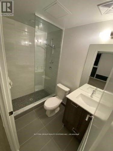 807 - 11 Lillian Street, Toronto, ON - Indoor Photo Showing Bathroom