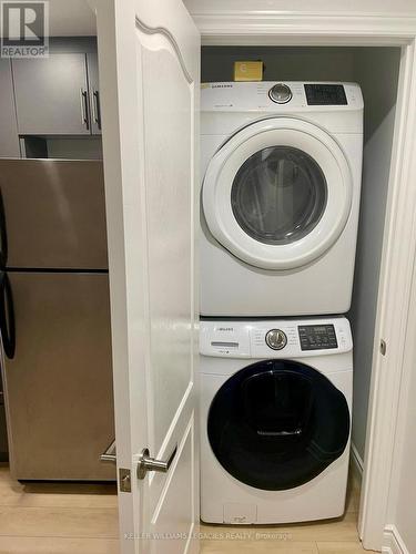 Bsmt - 74 Thorpe Crescent, Brampton, ON - Indoor Photo Showing Laundry Room