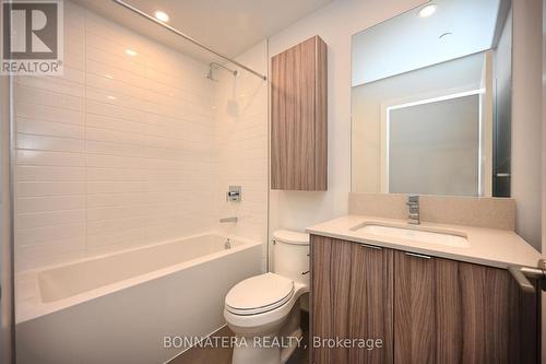 703 - 4130 Parkside Village Drive, Mississauga, ON - Indoor Photo Showing Bathroom