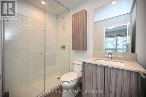 703 - 4130 Parkside Village Drive, Mississauga, ON - Indoor Photo Showing Bathroom