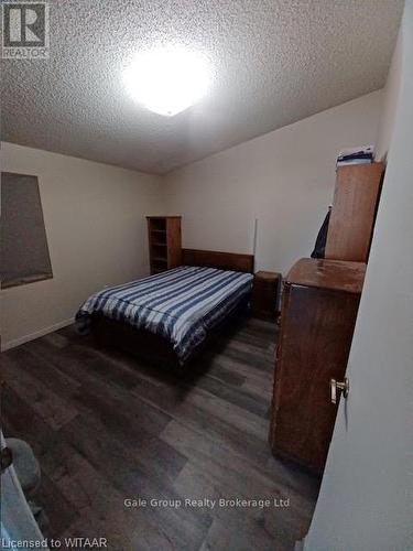 72 Perry Street, Woodstock (Woodstock - South), ON - Indoor Photo Showing Bedroom