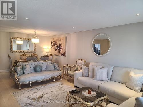 Main - 156 Voltarie Crescent, Mississauga, ON - Indoor Photo Showing Living Room