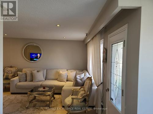 Main - 156 Voltarie Crescent, Mississauga, ON - Indoor Photo Showing Living Room