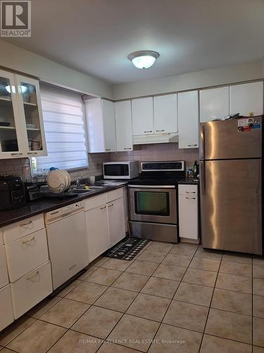 Main - 156 Voltarie Crescent, Mississauga, ON - Indoor Photo Showing Kitchen