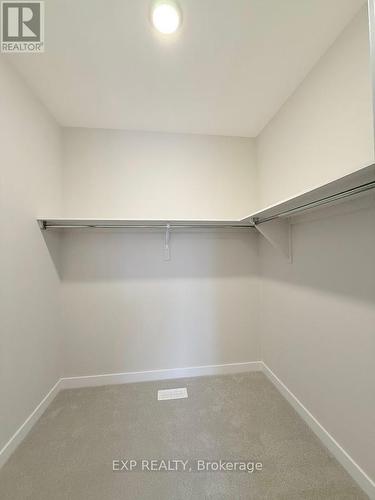 17 Pacing Walk, Ottawa, ON - Indoor With Storage