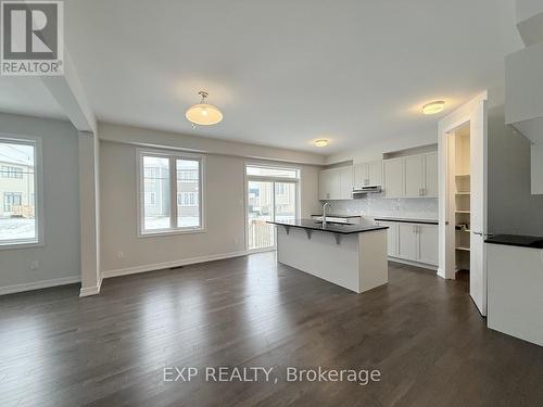 17 Pacing Walk, Ottawa, ON - Indoor Photo Showing Kitchen