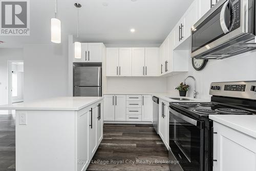 205 - 332 Gosling Gardens, Guelph (Guelph South), ON - Indoor Photo Showing Kitchen