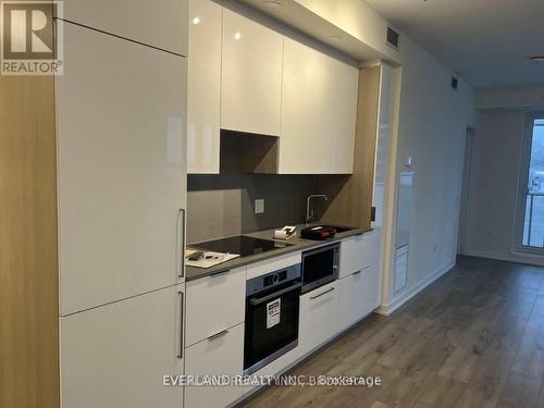 1002 - 28 Freeland Street, Toronto, ON - Indoor Photo Showing Kitchen