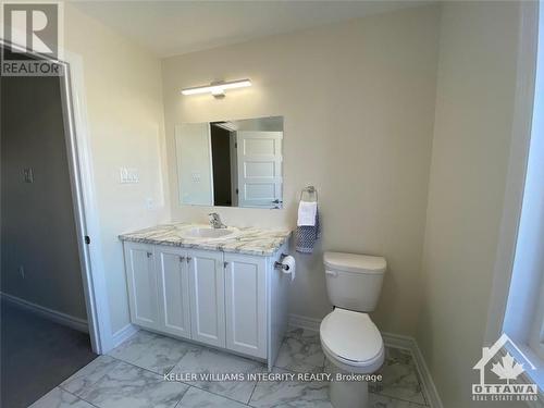 426 Meadowbreeze Drive N, Ottawa, ON - Indoor Photo Showing Bathroom