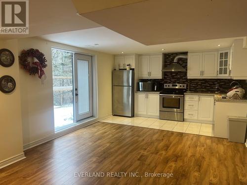 Bsmt - 41 Heatherwood Crescent, Markham, ON - Indoor Photo Showing Kitchen