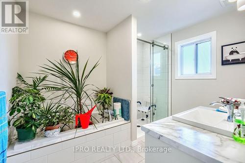 111 Renaissance Drive, St. Thomas, ON - Indoor Photo Showing Bathroom