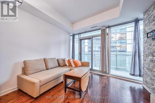 3410 - 14 York Street, Toronto, ON - Indoor Photo Showing Living Room