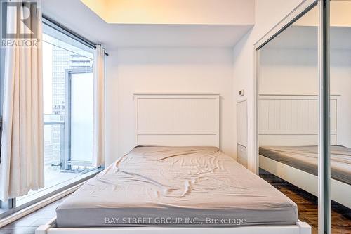 3410 - 14 York Street, Toronto, ON - Indoor Photo Showing Bedroom