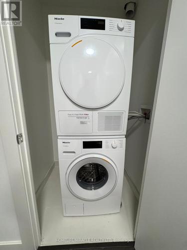 3311 - 35 Mercer Street, Toronto, ON - Indoor Photo Showing Laundry Room