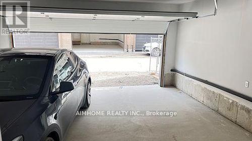 11411 Leslie Street, Richmond Hill, ON - Indoor Photo Showing Garage