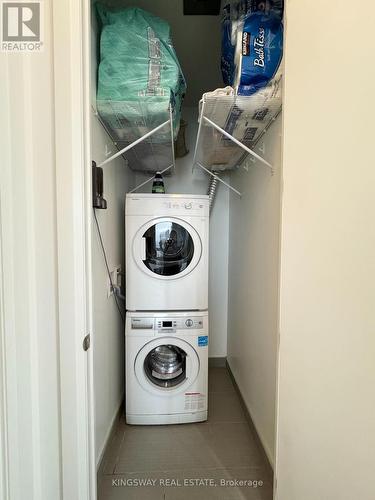 4407 - 36 Park Lawn Road, Toronto, ON - Indoor Photo Showing Laundry Room